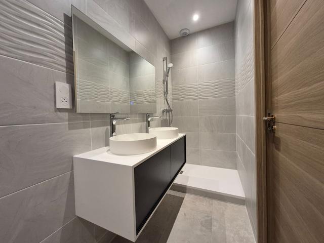 Appartement T4 entièrement rénové à Millau 12100 ? 78 m² ?. 78m² Millau