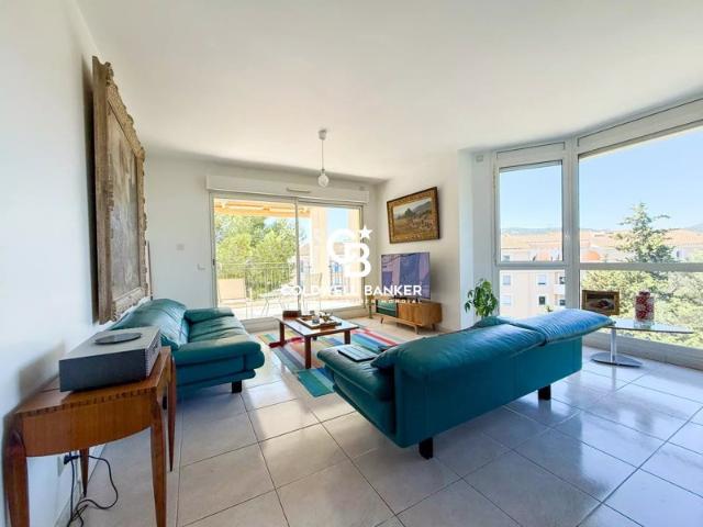 Appartement T4 et Garage, résidence de standing avec piscine proche centre ville 83400 Hyères