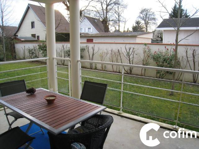 APPARTEMENT T4 LONS AV TERRASSE ET JARDIN