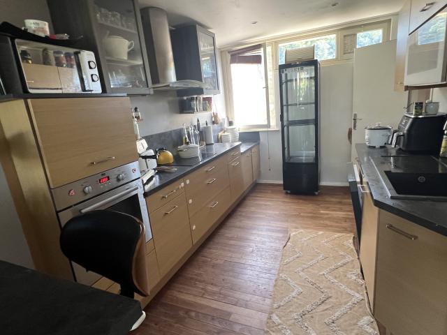 Appartement T4 lumineux avec parking sécurisé à 4 mn du bourg st vincent à pied