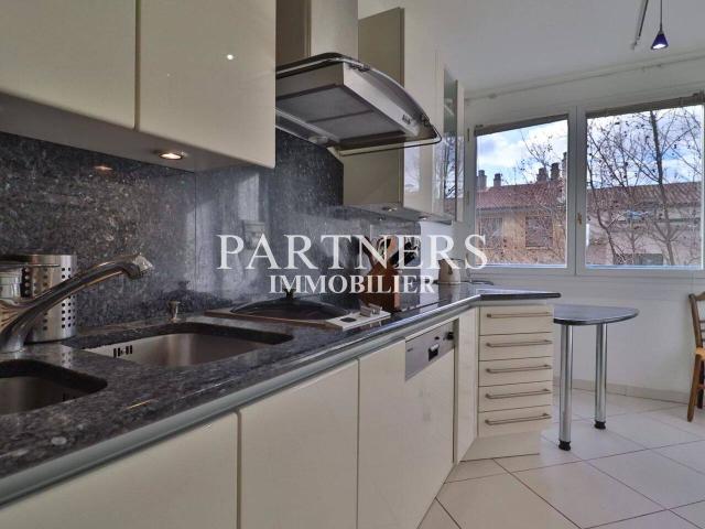 Appartement T4 Meublé Terrasse Parking
