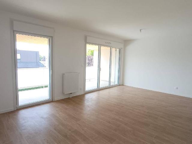Appartement T4 neuf + balcon, résidence de standing, étage 2 ave