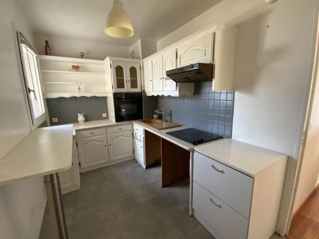 APPARTEMENT T4 PROCHE GARE AVEC BALCONS ET GARAGE