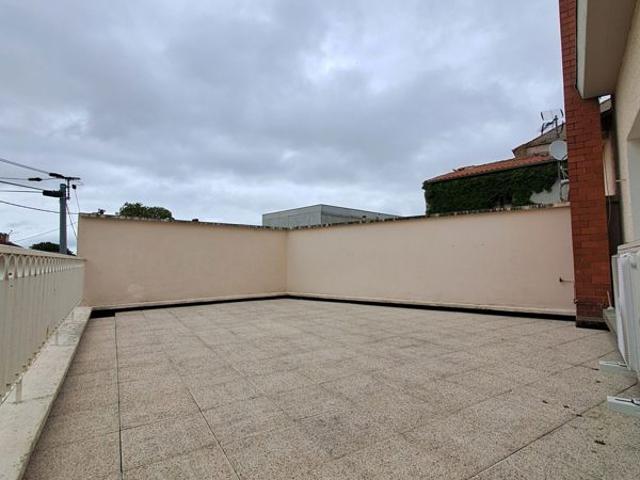 Appartement T4 rénové avec terrasse