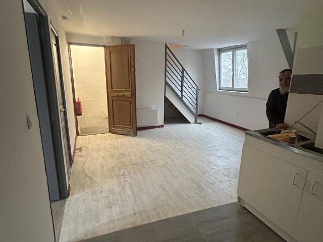 Appartement T4 rénové avec jardin privatif – Roubaix