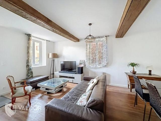 Appartement T4 rénové en rez de rue à Saint Georges de Reneins
