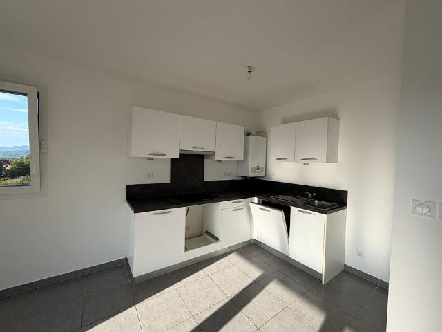 Appartement T4 SAINT PIERRE EN FAUCIGNY à louer