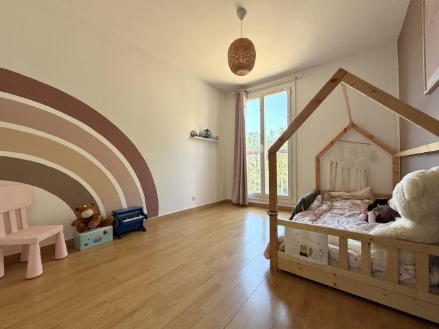 APPARTEMENT T5 90M2 AVEC LOGGIA RÉSIDENCE FERMÉE 13010 MARSEILLE