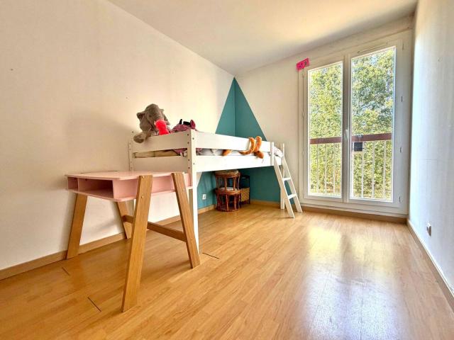 APPARTEMENT T5 90M2 AVEC LOGGIA RÉSIDENCE FERMÉE 13010 MARSEILLE
