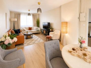 Appartement T5 vue Pyrénées en dernier étage avec jardin et garage privatif
