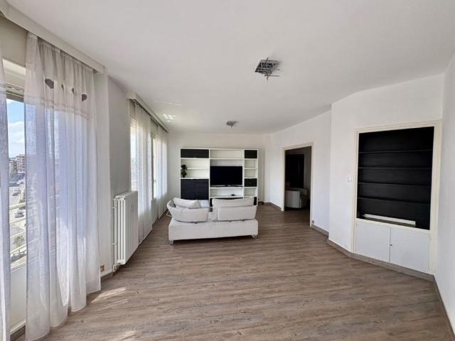APPARTEMENT T5 A LOUER A ROANNE HOTEL DE VILLE