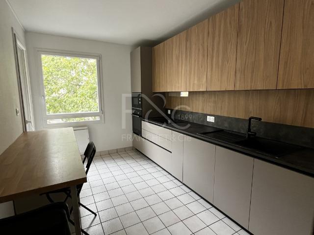 APPARTEMENT T5 A LOUER LYON 4EME ARRONDISSEMENT 115.43 m2 1 747 € charges comprises par mois