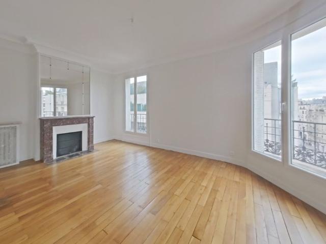 APPARTEMENT T5 A LOUER PARIS 15EME ARRONDISSEMENT 113.8 m 3 455 €