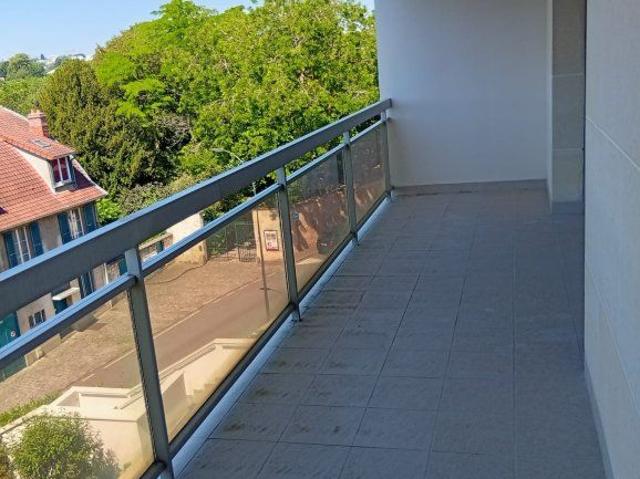 APPARTEMENT T5 A LOUER ST GERMAIN EN LAYE 102.1 m 2 636 €