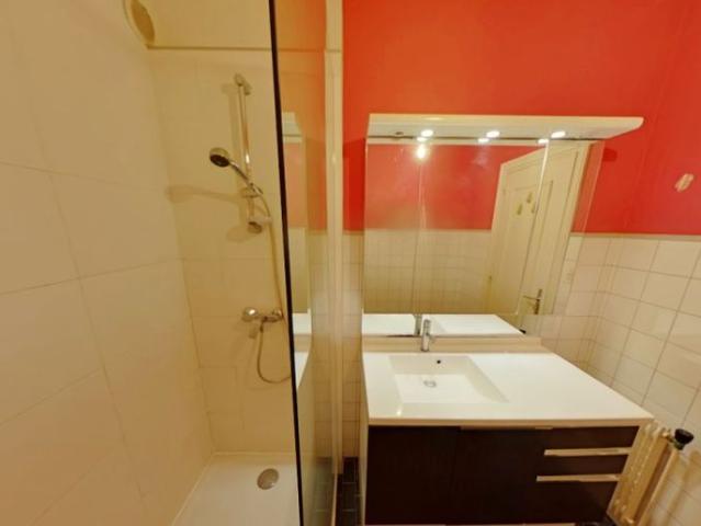 APPARTEMENT T5 A LOUER