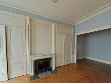 APPARTEMENT T5 A LOUER