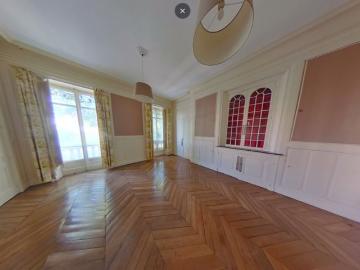 APPARTEMENT T5 A LOUER
