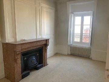 APPARTEMENT T5 A LOUER