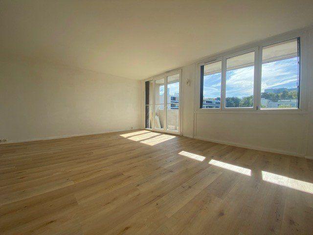 APPARTEMENT T5 A LOUER