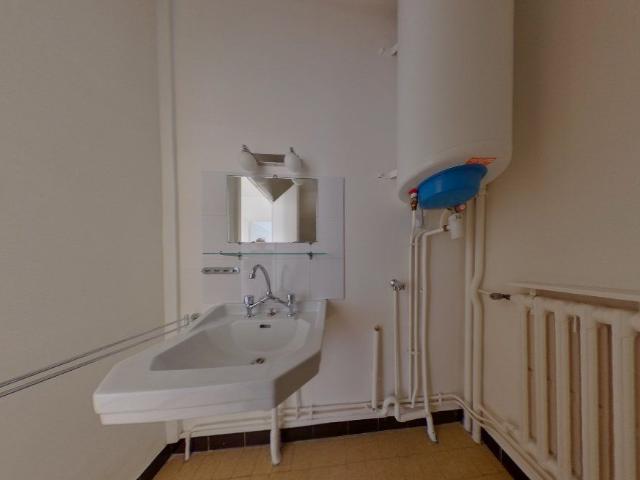 APPARTEMENT T5 A LOUER