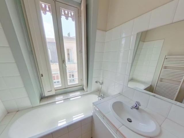APPARTEMENT T5 A LOUER
