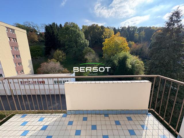 Appartement T5 à rénover avec balcon et garage ? Quartier des Vaites