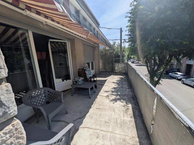 Appartement T5 dans Maison avec Jardin
