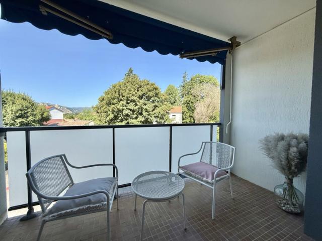 Appartement T5 de 93 m2 avec terrasse, garage, parking et ca