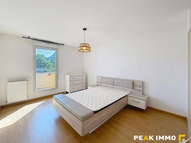 Appartement T5 meublé en attique de 114m2