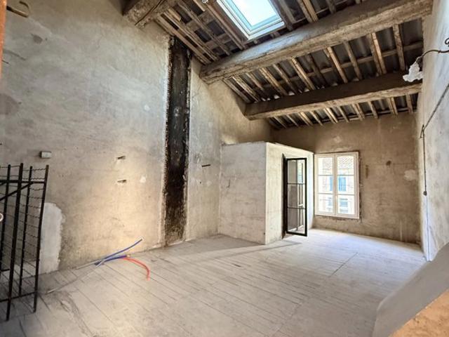 Appartement T5/T6 de 150 m² av patio et balcon