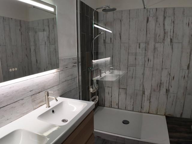 Appartement T6 103 m² aménagé en deux logements T3 idéal f. 103m² Bormes les Mimosas