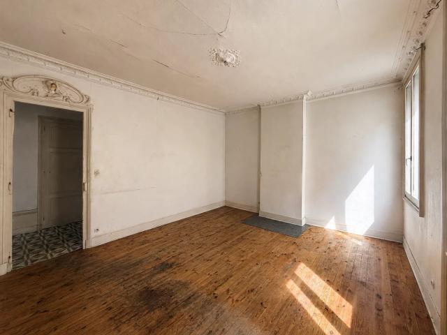 Appartement T6 145M² à rénover avec jardin privatif