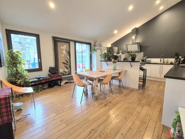 Appartement T6 174m2 Terrasse 30m2 place de parking grenier aménageable