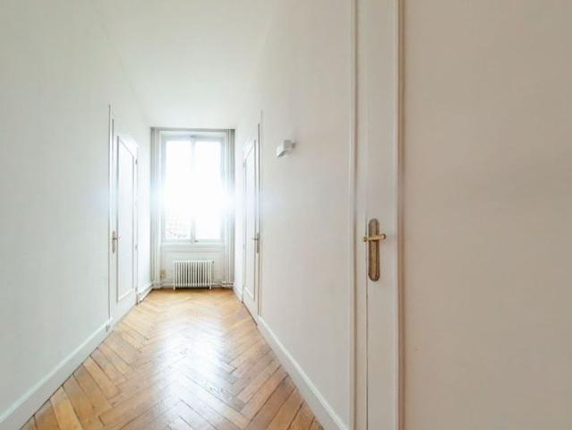 APPARTEMENT T6 A LOUER