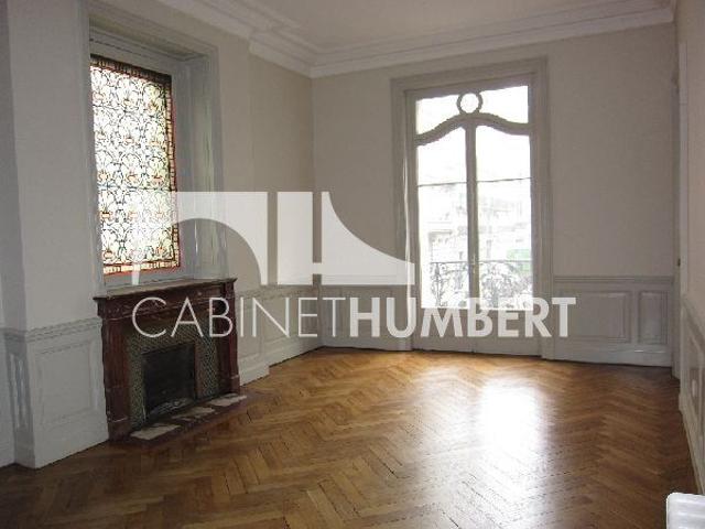 APPARTEMENT T6 A LOUER