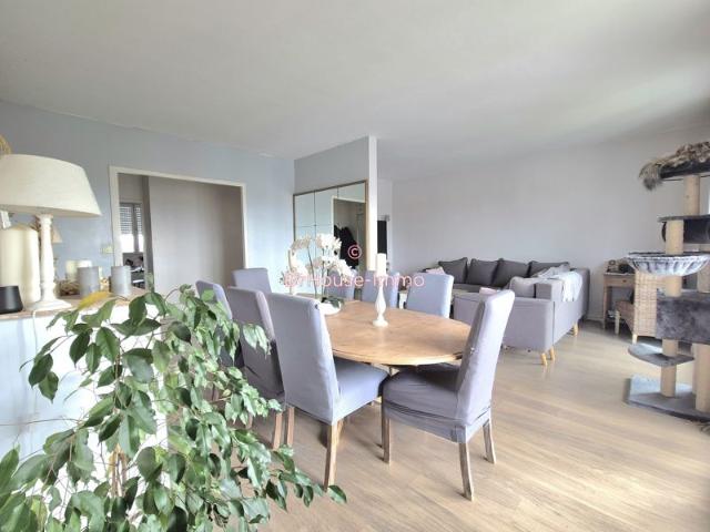 Appartement T6 avec vue 103m2 double loggia Résidence Rives de Saône Place de parking privative Cave