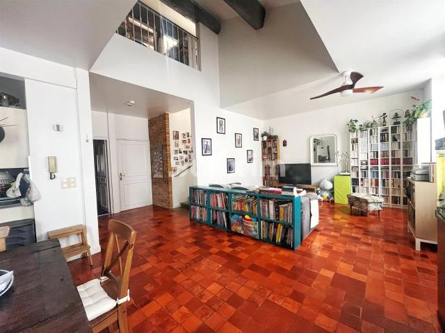 Appartement T6 en duplex traversant 118m² Nyons
