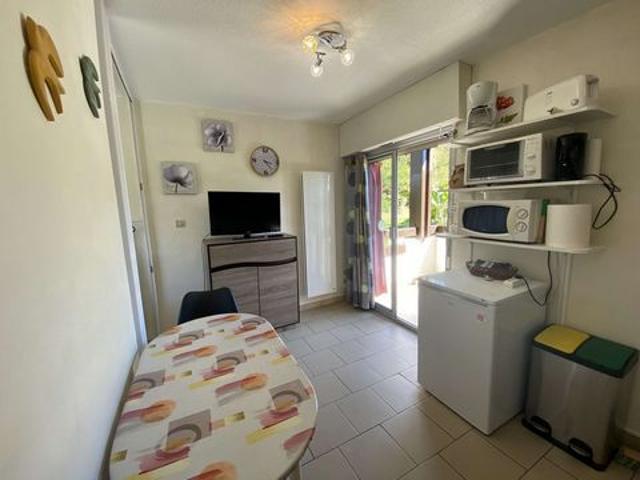 APPARTEMENT T 1 BIS DE 21 M2 AVEC TERRASSE COUVERTE 8.37 M2