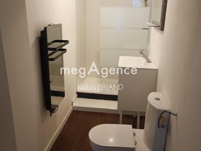 APPARTEMENT T 2 avec une cour privée proche gare