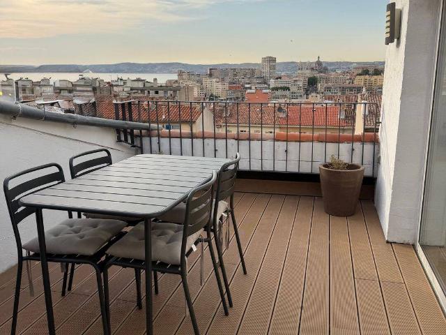 Appartement T.2, terrasse, vue mer
