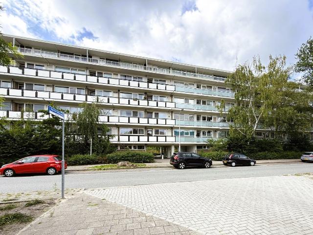 Appartement te huur Maarten Lutherweg in Amstelveen voor € 2.600