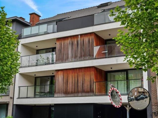 APPARTEMENT TE HUUR MORDERN EN INSTAPKLAAR APPARTEMENT.