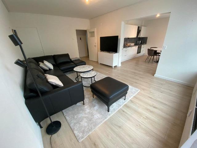 Appartement te huur Mr. F.A. van Hallweg in Amstelveen voor € 2.750