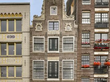 Appartement te huur Nieuwezijds Voorburgwal in Amsterdam voor € 2.650