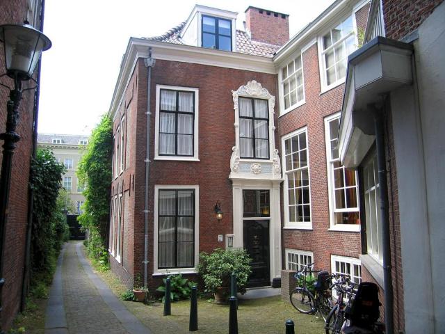 Appartement te huur Noordeinde in Den Haag voor € 2.250