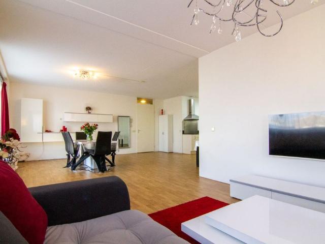 Appartement te huur: Beneluxlaan 659 1363 BJ Almere