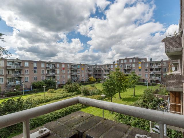 Appartement te huur Bernard Shawsingel in Amsterdam voor € 2.250