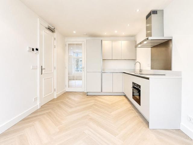 Appartement te huur Cornelis Anthoniszstraat in Amsterdam voor € 2.750