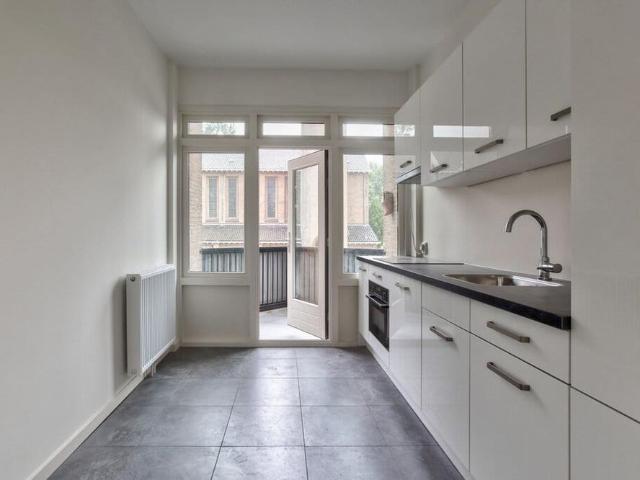 Appartement te huur: Hugo de Vrieslaan 1 1097 ED Amsterdam