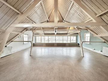 Appartement te huur Hoofdweg in Nieuw Vennep voor € 2.250